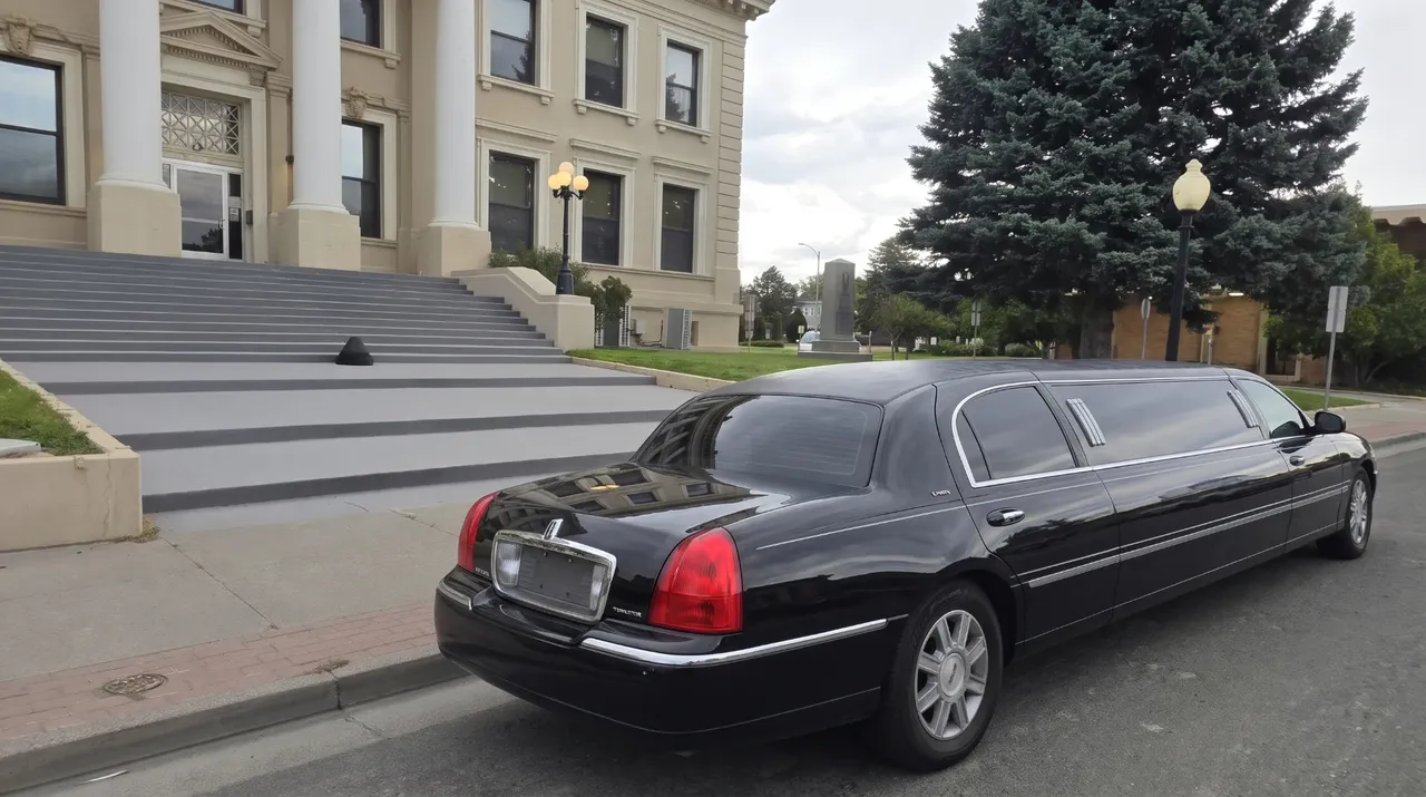 Lincoln Town Car Limousine finished in black, take 5