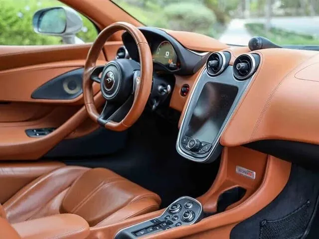 McLaren 570S finished in silver, take 2