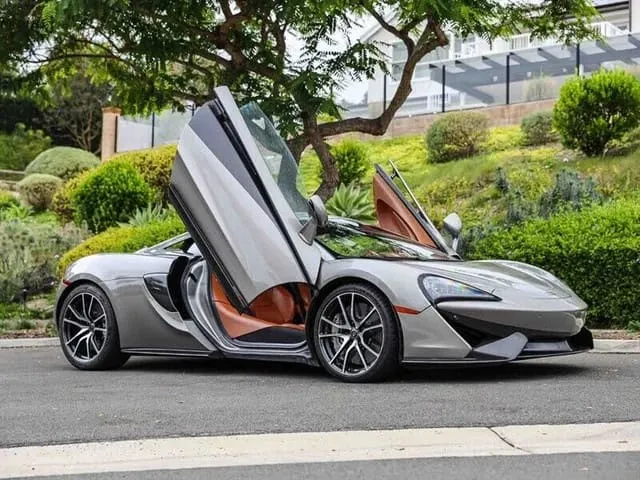 McLaren 570S finished in silver, take 5