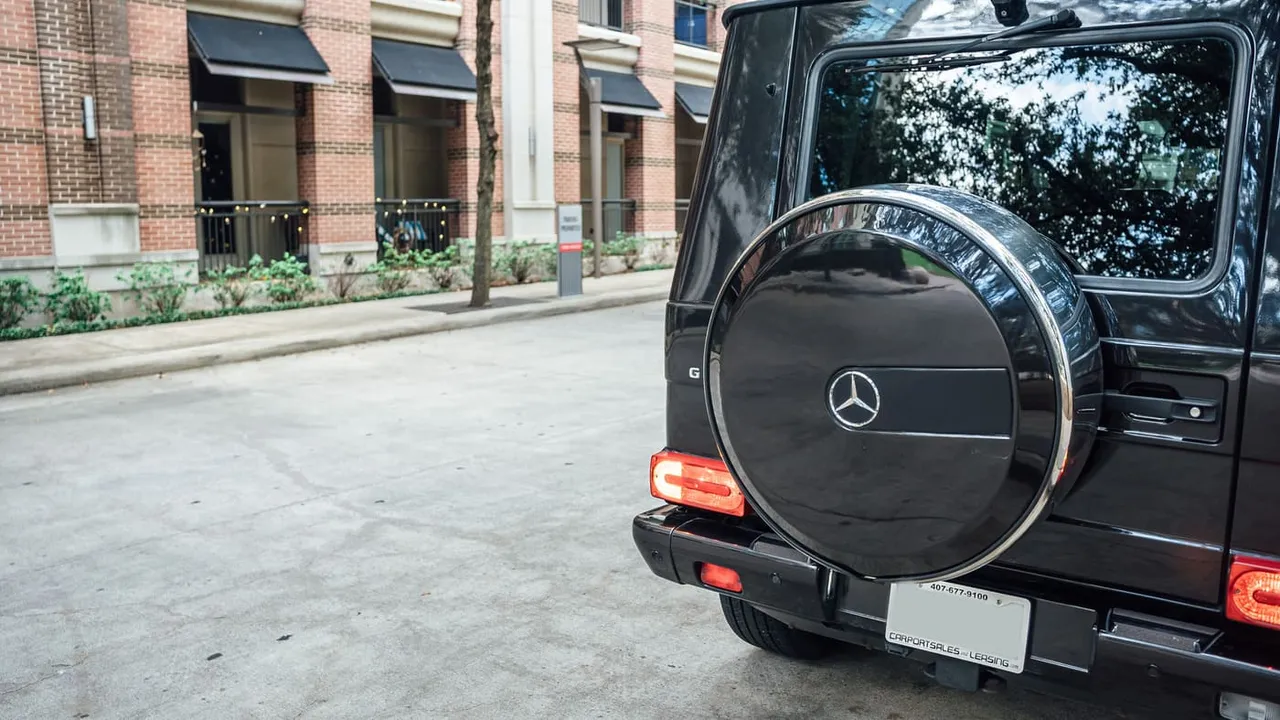 Mercedes G 550 finished in black, take 3 Mercedes G 550 finished in black, take 3