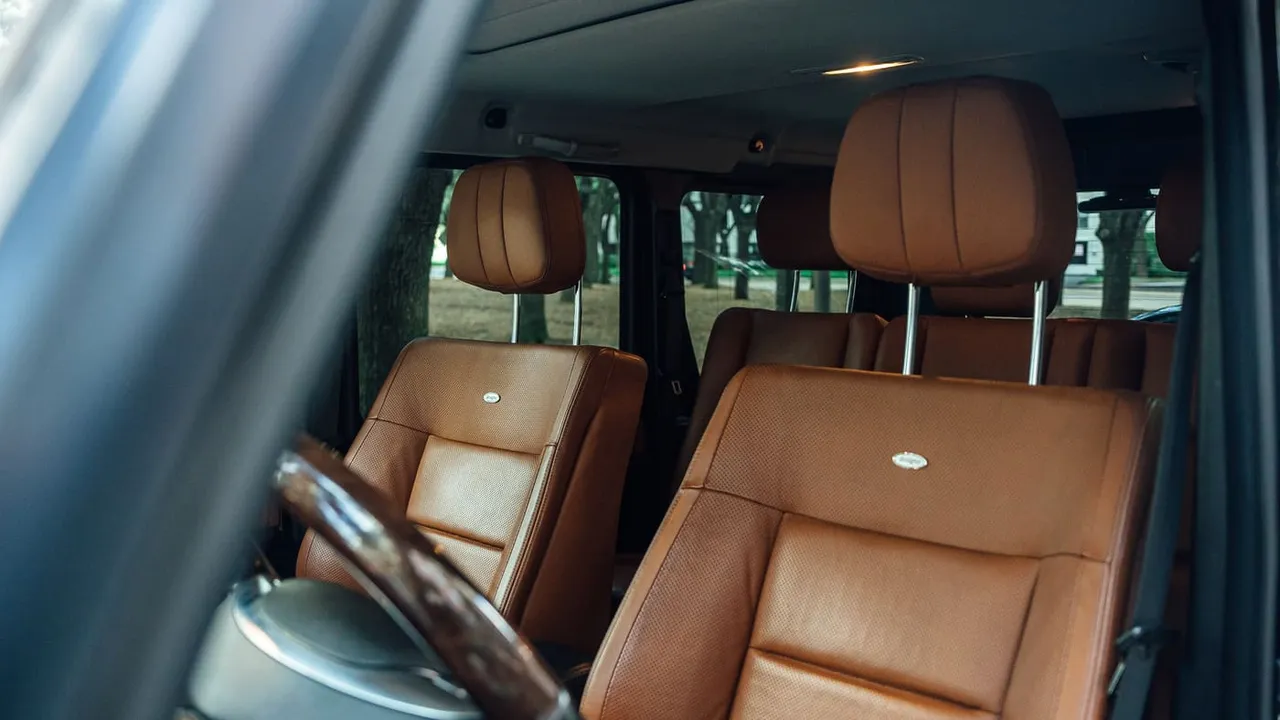 Mercedes G 550 finished in black, take 4 Mercedes G 550 finished in black, take 4
