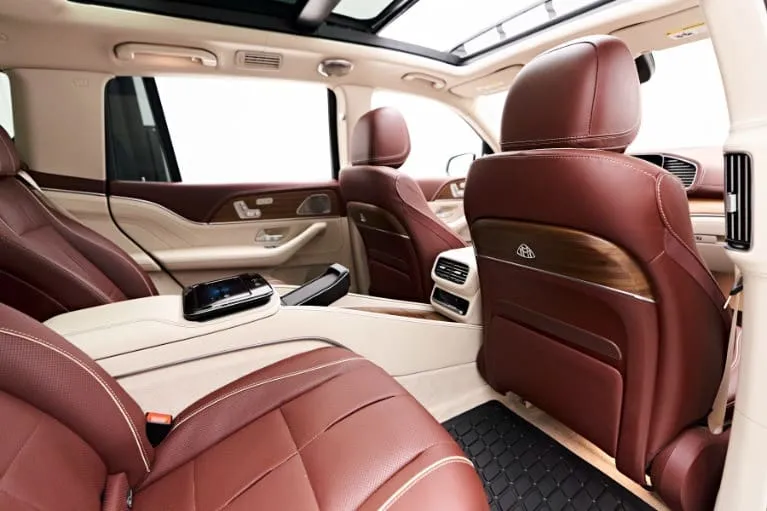 Mercedes-Maybach GLS 600 finished in black, take 5 Mercedes-Maybach GLS 600 finished in black, take 5