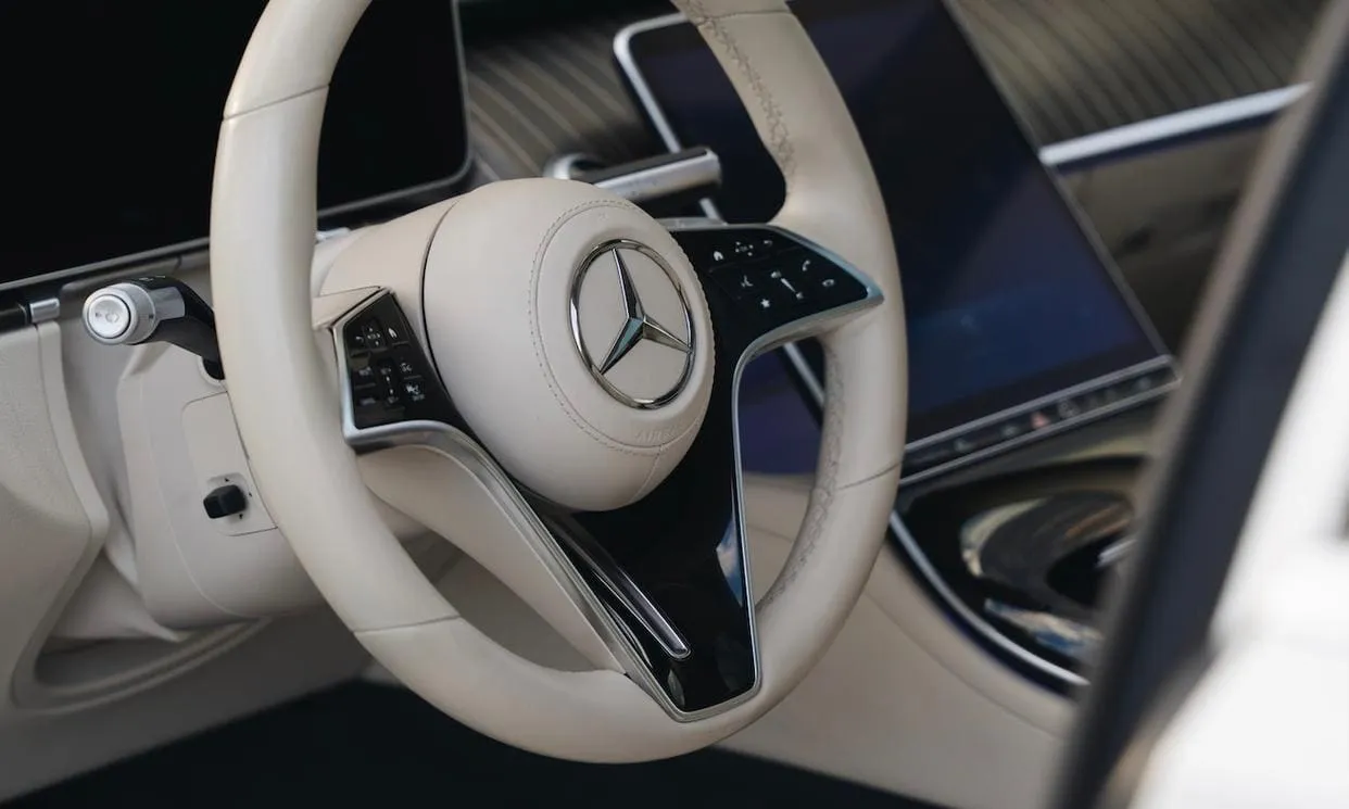 Mercedes S 580 finished in white, take 6 Mercedes S 580 finished in white, take 6