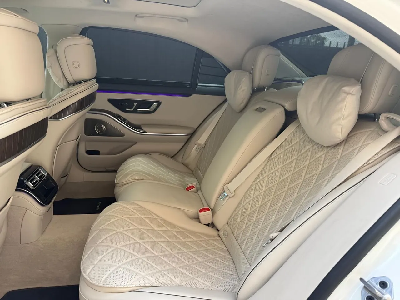 Mercedes S 580 finished in white, take 9 Mercedes S 580 finished in white, take 9