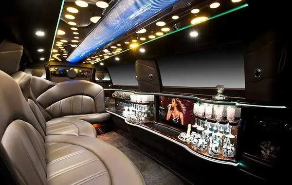 White Lincoln MKT Limousine White Lincoln MKT Limousine, cabin interior