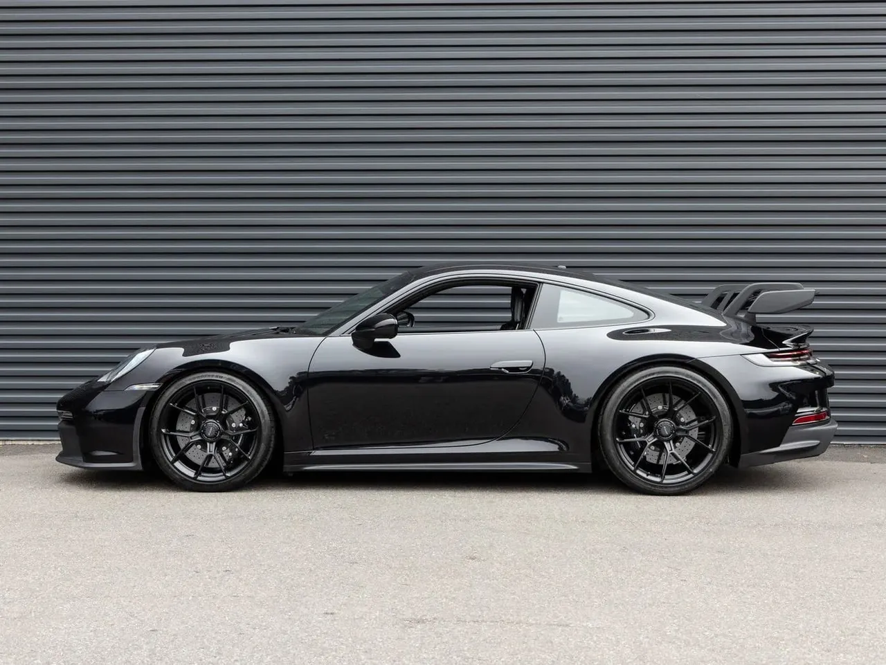 Porsche 911 GT3 finished in black, take 7 Porsche 911 GT3 finished in black, take 7