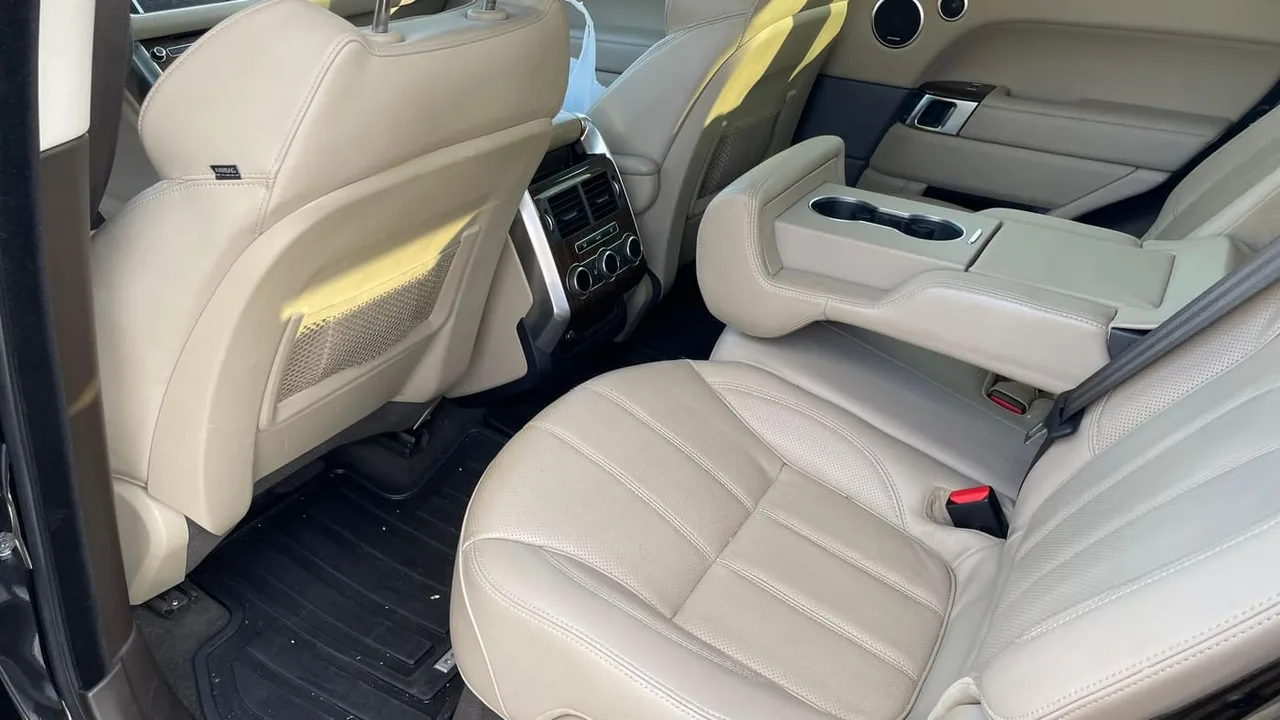 Range Rover Sport finished in black, take 3