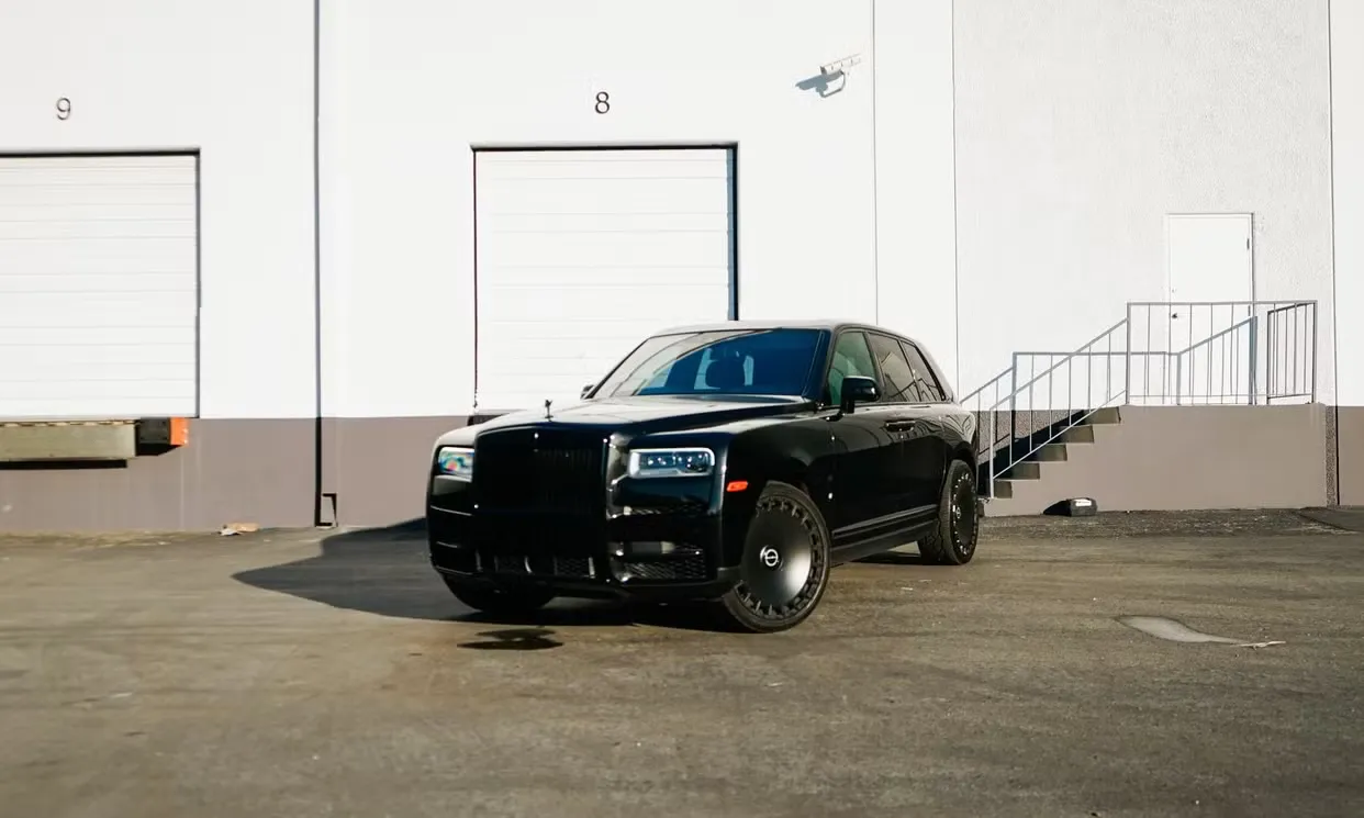 Rolls-Royce Cullinan, photo 2 for wedding car rental in Winnetka, CA