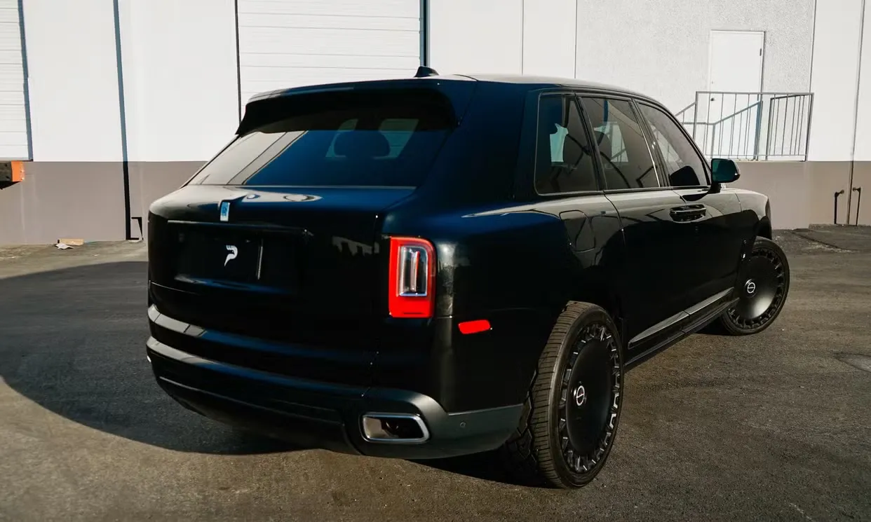 Rolls-Royce Cullinan, photo 4 for wedding car rental in Winnetka, CA