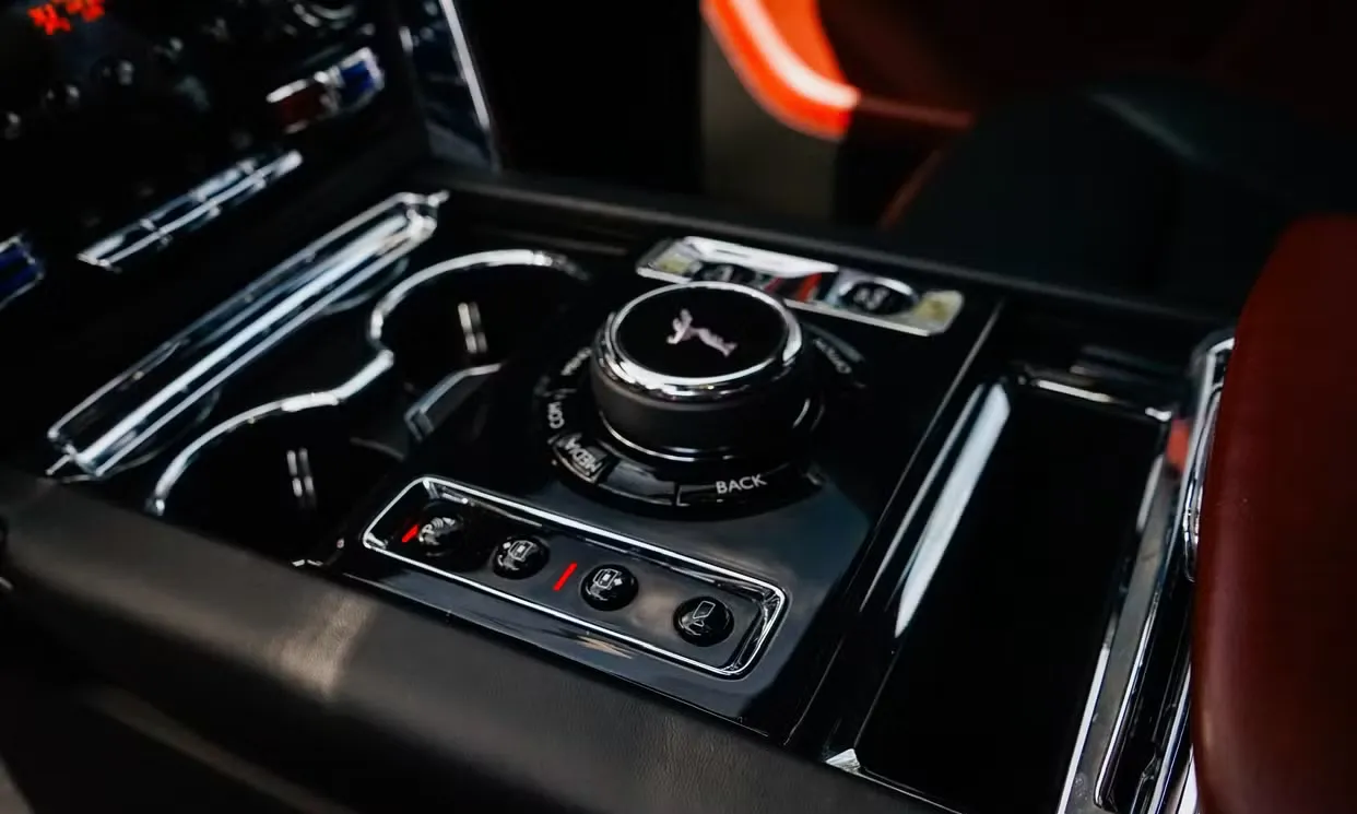 Rolls-Royce Cullinan, photo 11 for wedding car rental in Winnetka, CA