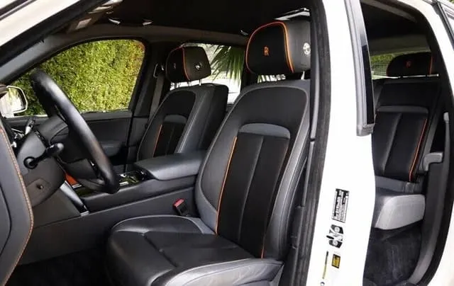 Rolls-Royce Cullinan finished in white, take 3