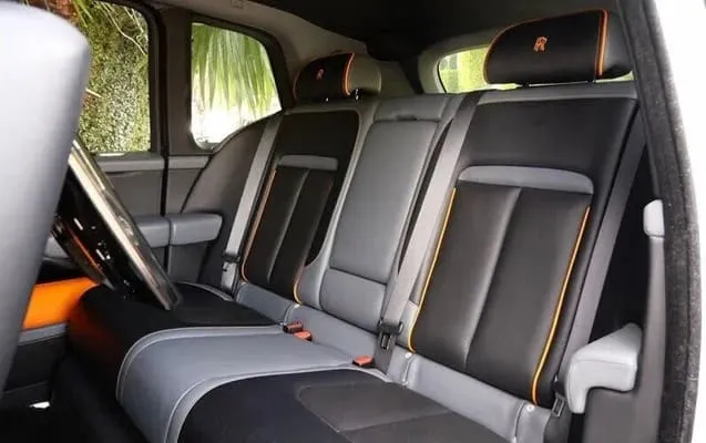 Rolls-Royce Cullinan finished in white, take 7
