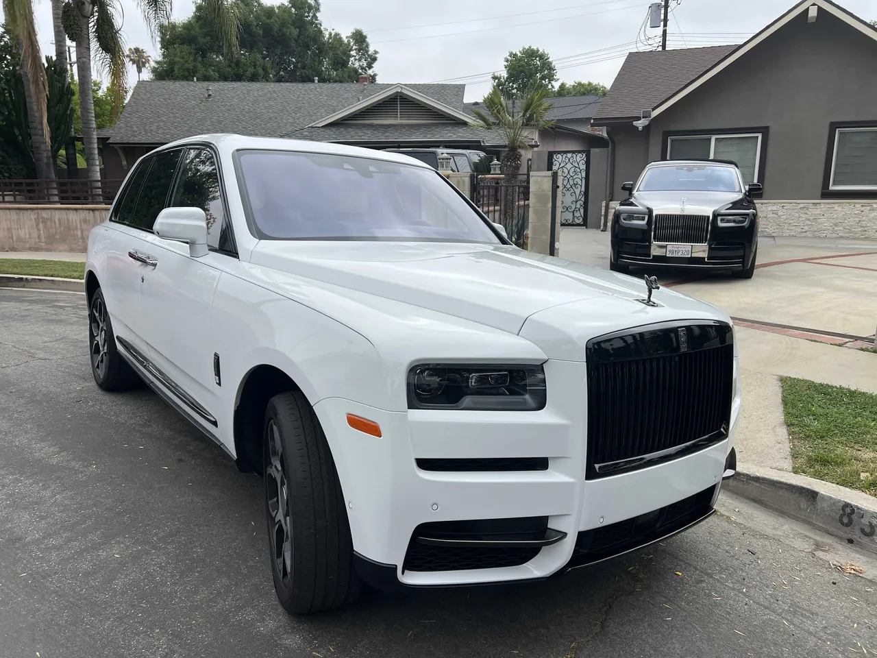 Rolls-Royce Cullinan White for wedding car rental in Beverly Hills, CA Rolls-Royce Cullinan White for wedding car rental in Beverly Hills, CA