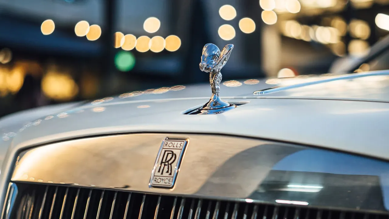 Rolls-Royce Ghost finished in white, take 2