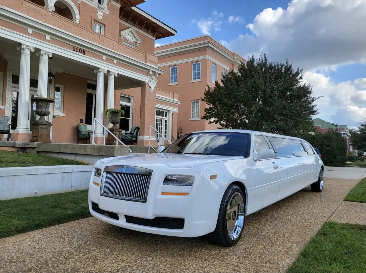 Rolls-Royce Ghost Custom Limousine Rolls-Royce Ghost Custom Limousine for wedding car rental