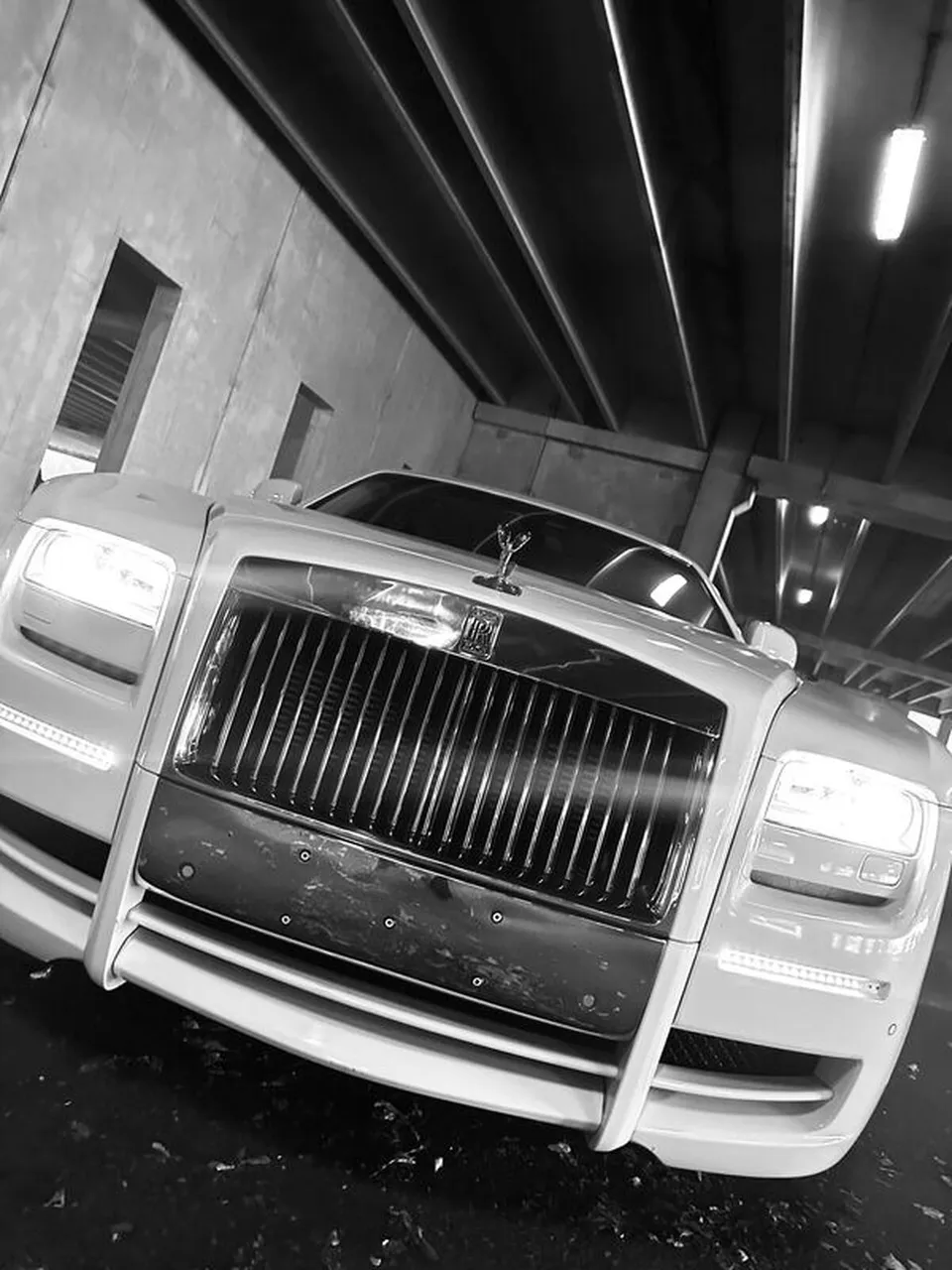 White Rolls Royce Ghost Sedan, photo 6 for wedding car rental in New Jersey White Rolls Royce Ghost Sedan, photo 6 for wedding car rental in New Jersey
