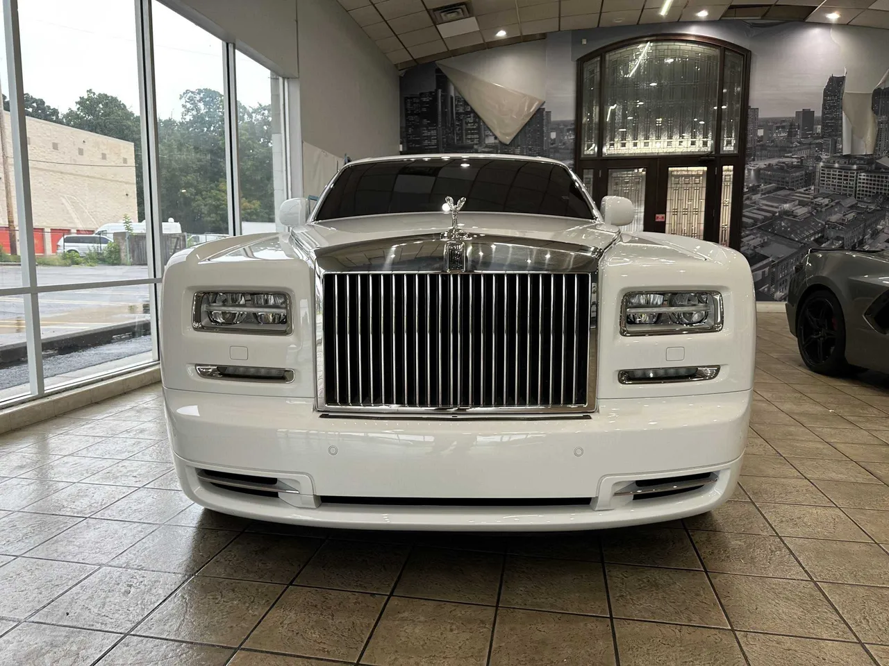 White Rolls Royce Phantom for wedding car rental White Rolls Royce Phantom for wedding car rental