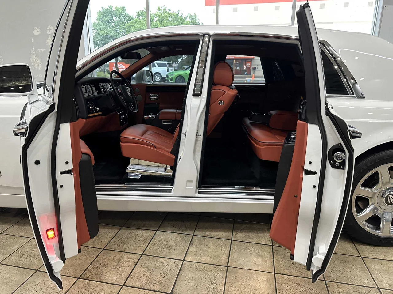 White Rolls Royce Phantom exterior, photo 3 for wedding car rental White Rolls Royce Phantom exterior, photo 3 for wedding car rental