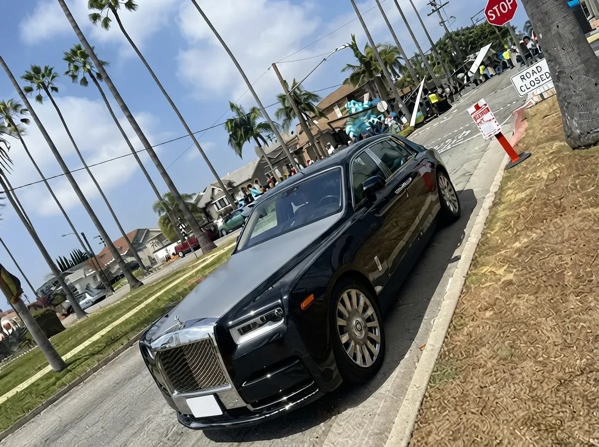 Rolls-Royce Phantom, bookable now