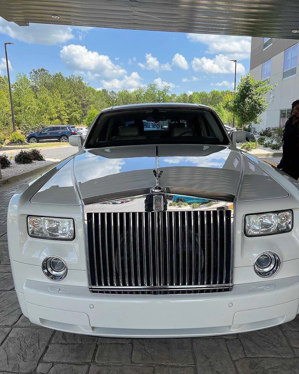 White Rolls Royce Phantom exterior, photo 2 for wedding car rental in South Carolina White Rolls Royce Phantom exterior, photo 2 for wedding car rental in South Carolina