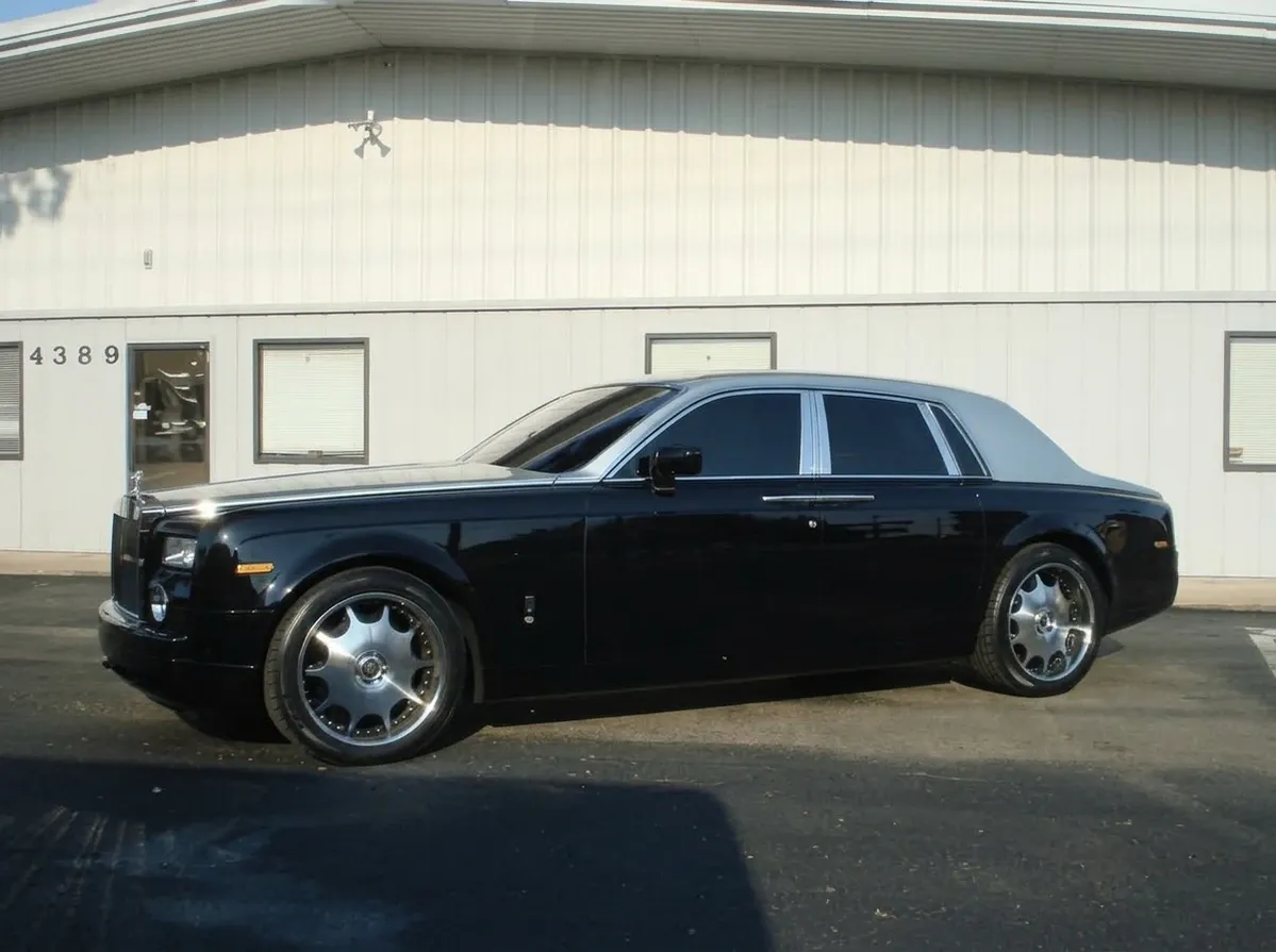 Rolls-Royce Phantom Black, take 2