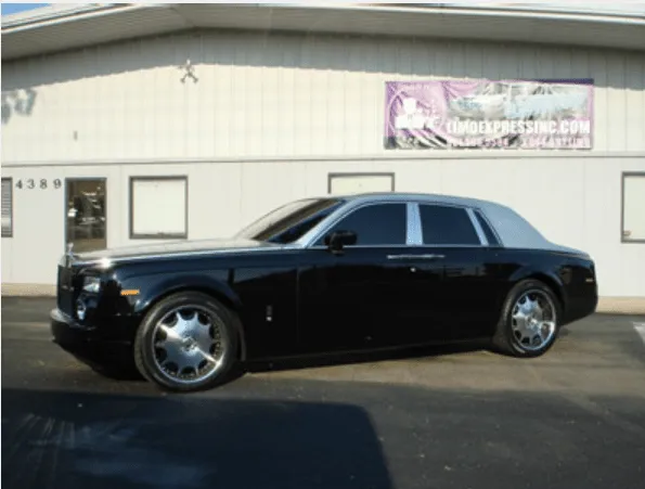 Rolls-Royce Phantom Black, outer view
