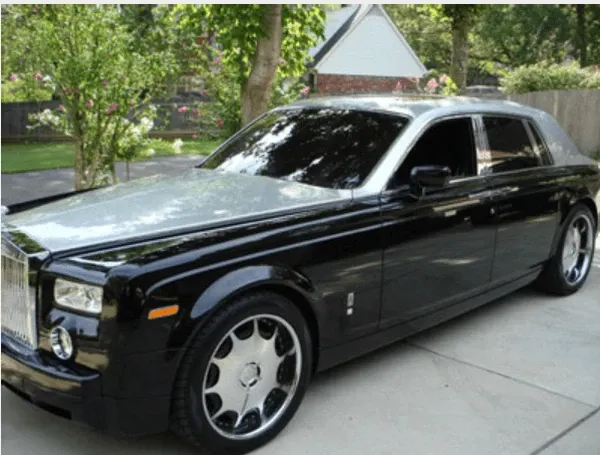 Rolls-Royce Phantom Black, bookable now