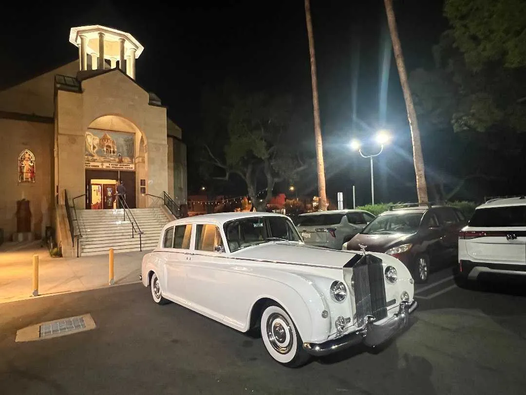 Rolls-Royce Silver Cloud white for wedding car rental in Nevada